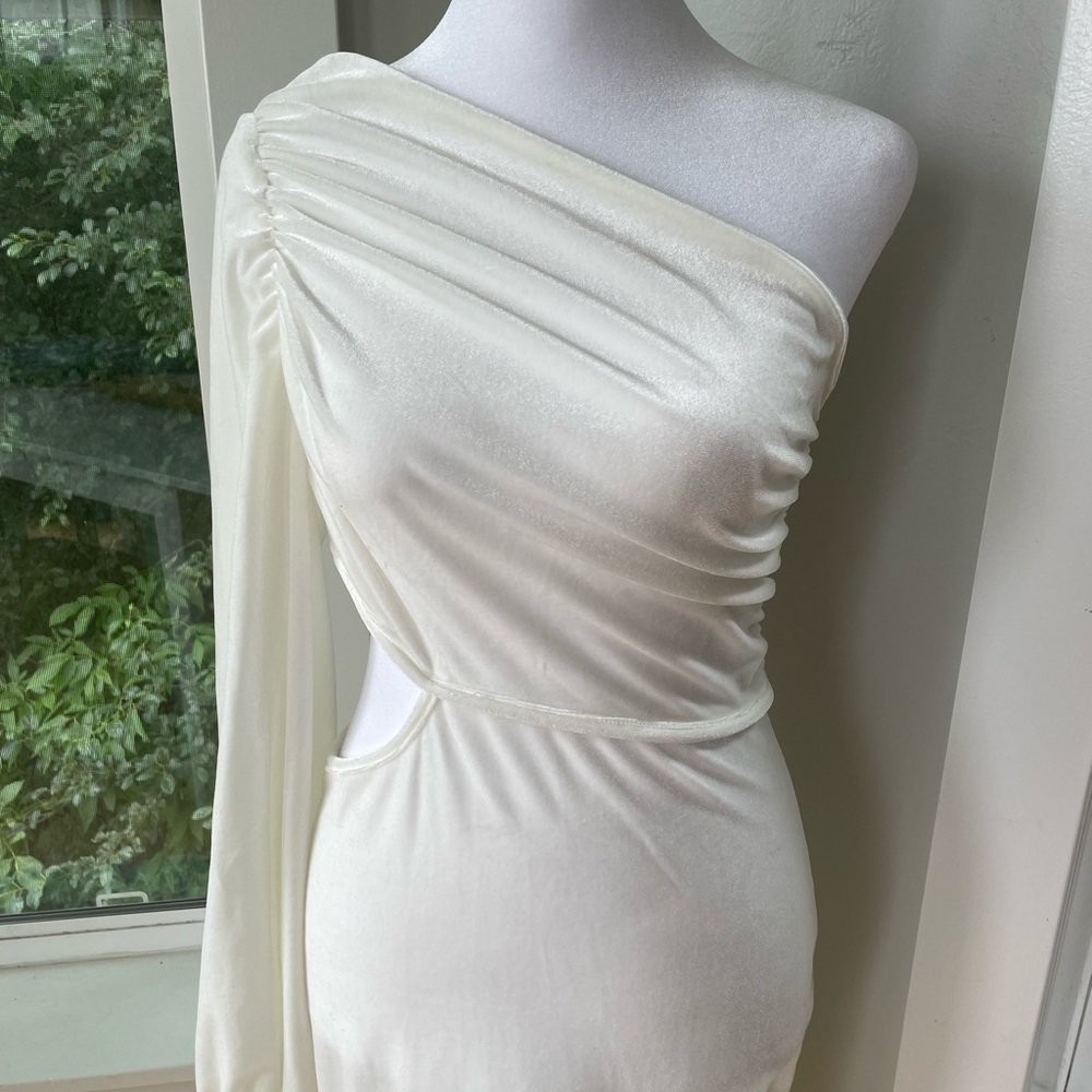 Simplee Ivory Cream Velvet One Shoulder Cut Out Mini Party Holiday Dress Small - Picture 7 of 10